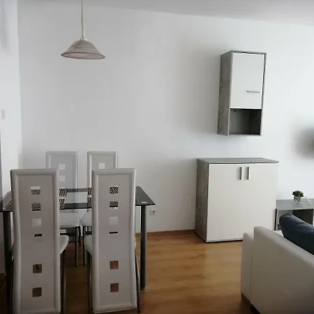 Crystal Apartman *