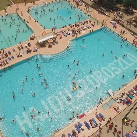 Crystal Apartman * Hajduszoboszlo