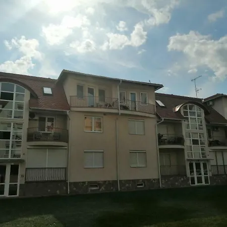 Crystal Apartman * Hajduszoboszlo