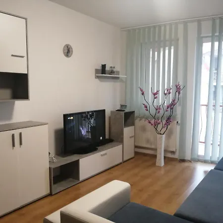 Crystal Apartman *